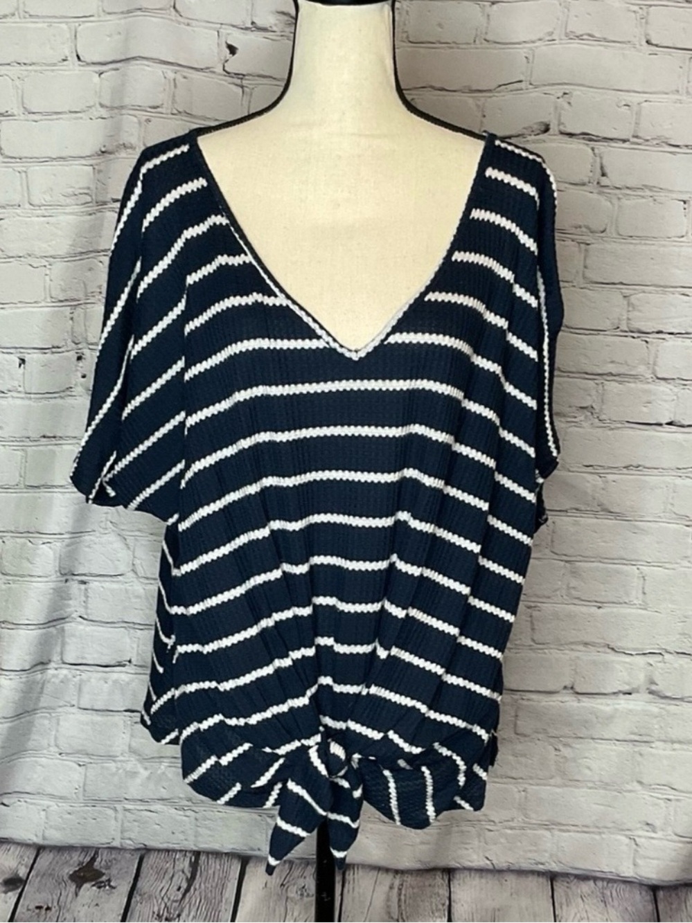 FORGOTTEN GRACE Navy Blue Striped Short Sleeve Front Tie Top 3X